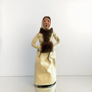 Byers Choice Rare 1980 Traditional Woman with Muff Bumpy Base